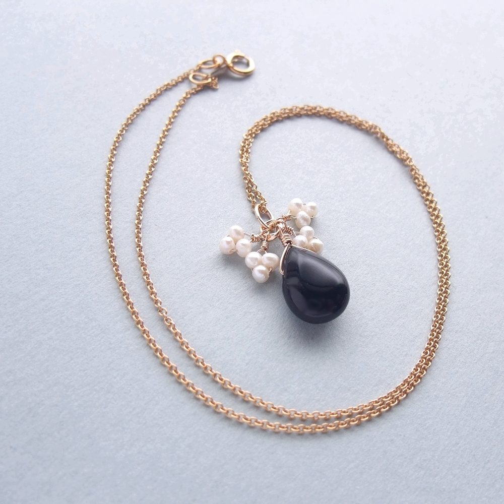 真珠冠モリオンネックレストップ