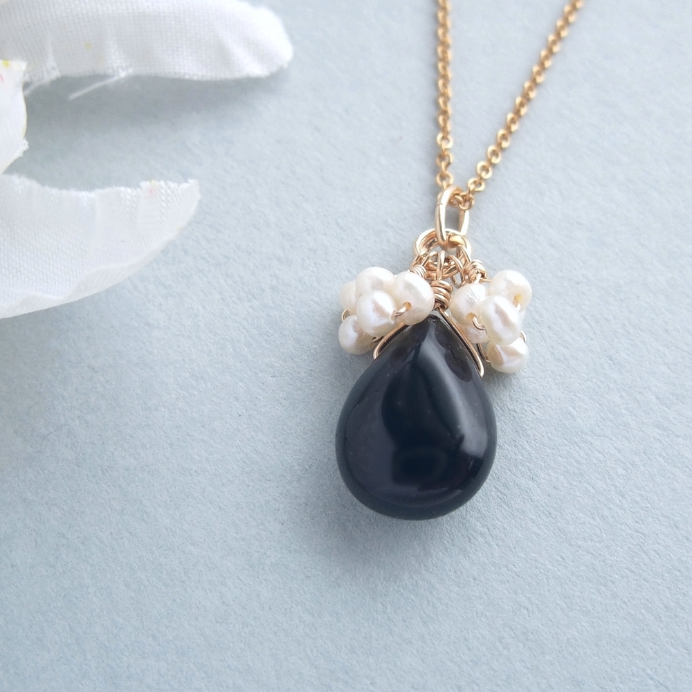 真珠冠モリオンネックレス